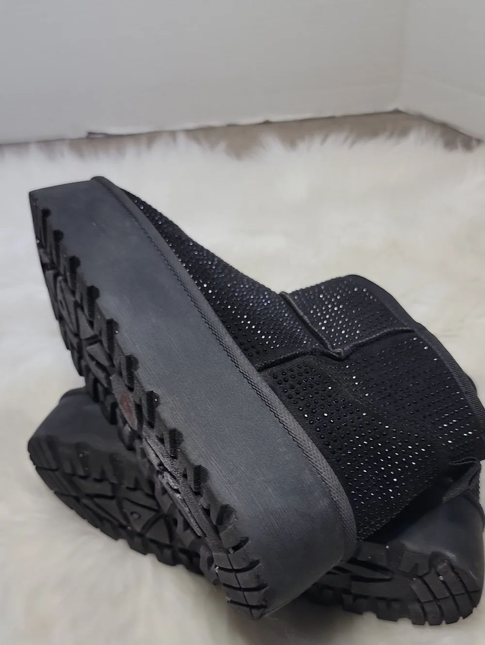 Black Rhinestone Sparlkle Bootie Boot Faux Fur InsideSize 38/ 7.5